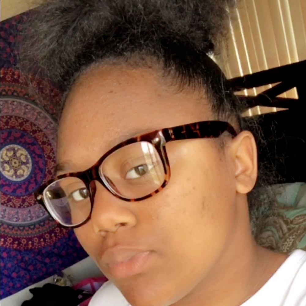 Meet your Posher, Tiauna